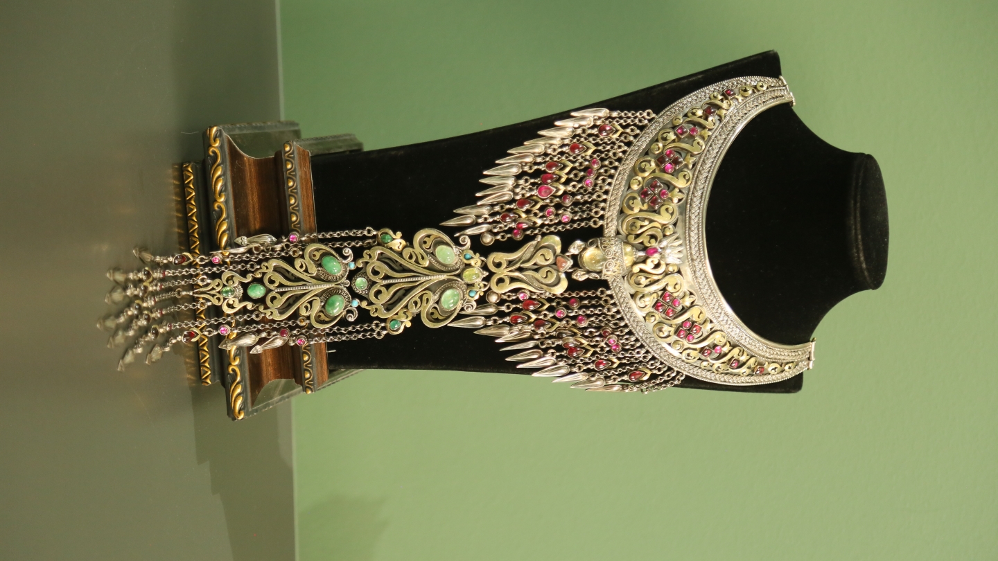 Айджемал Чарыева: Легенды в кружевах из серебра