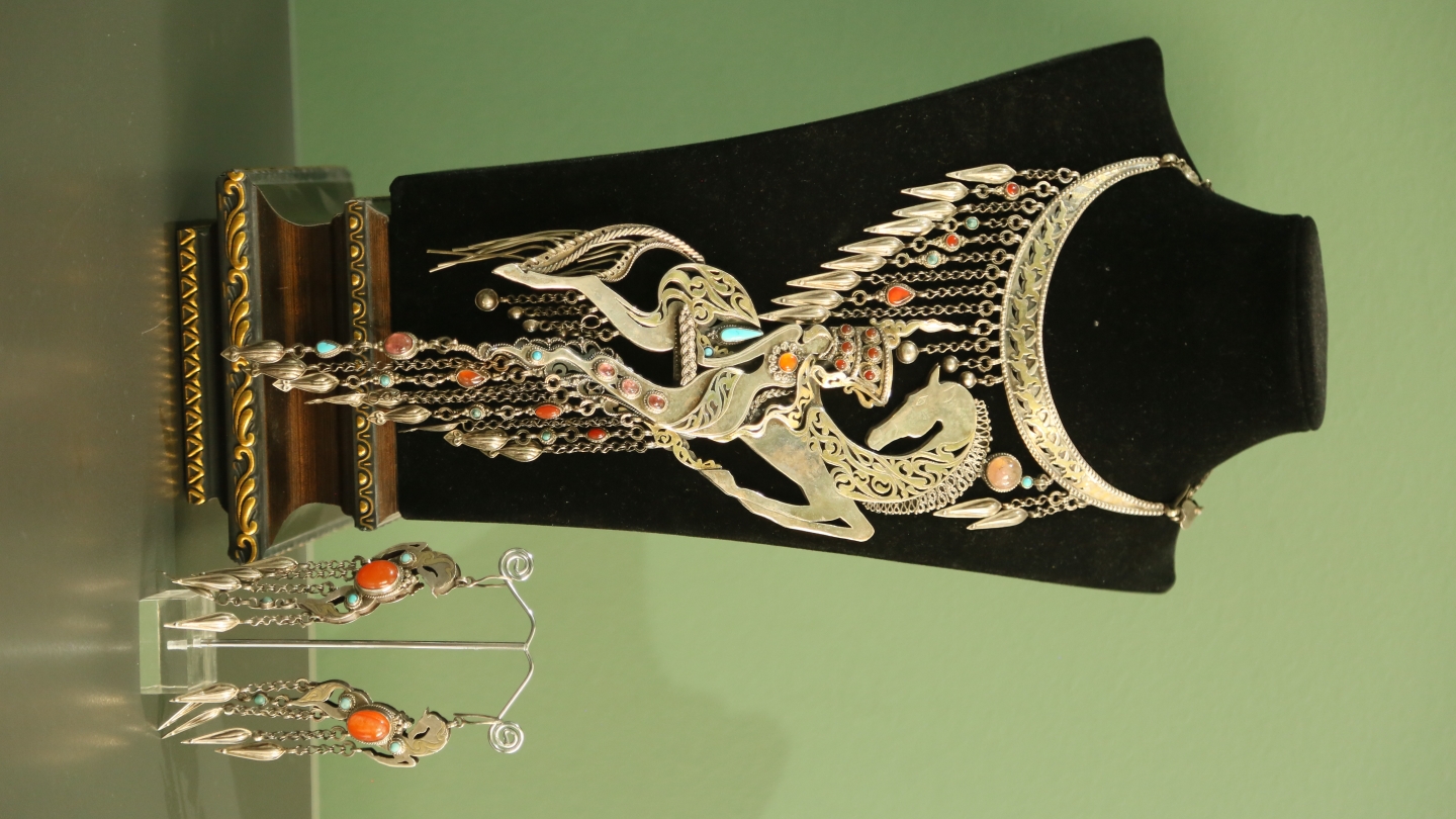 Айджемал Чарыева: Легенды в кружевах из серебра