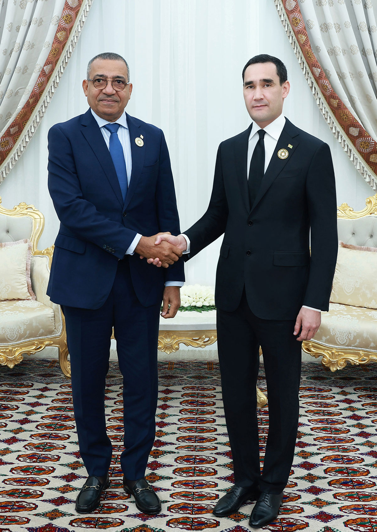 The President of Turkmenistan and the President of the Democratic Republic of Sao Tome and Principe discussed issues of bilateral cooperation