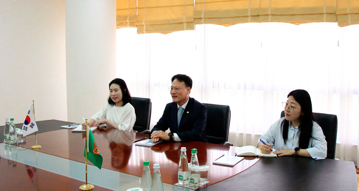 Koreýa Respublikasynyň Ilçisi özüniň Türkmenistandaky diplomatik işini tamamlaýar