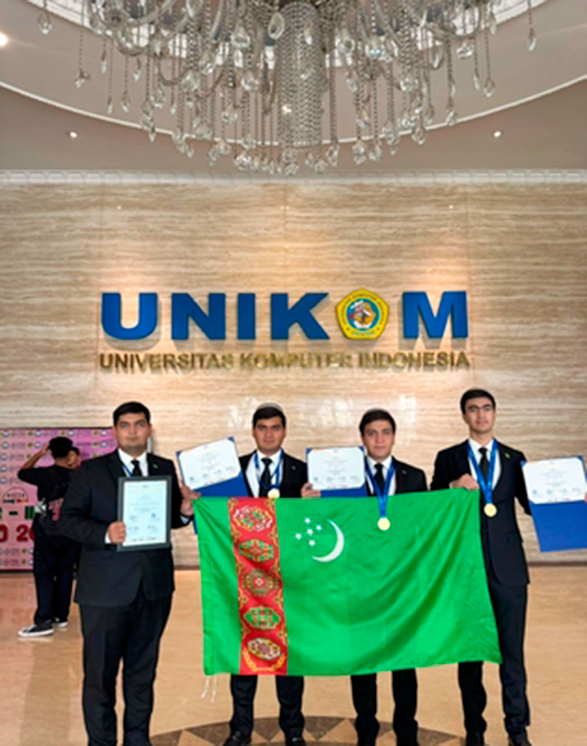 Türkmenistanyň talyplary Indoneziýada geçirilen halkara ýaryşda 1-nji orna mynasyp boldular