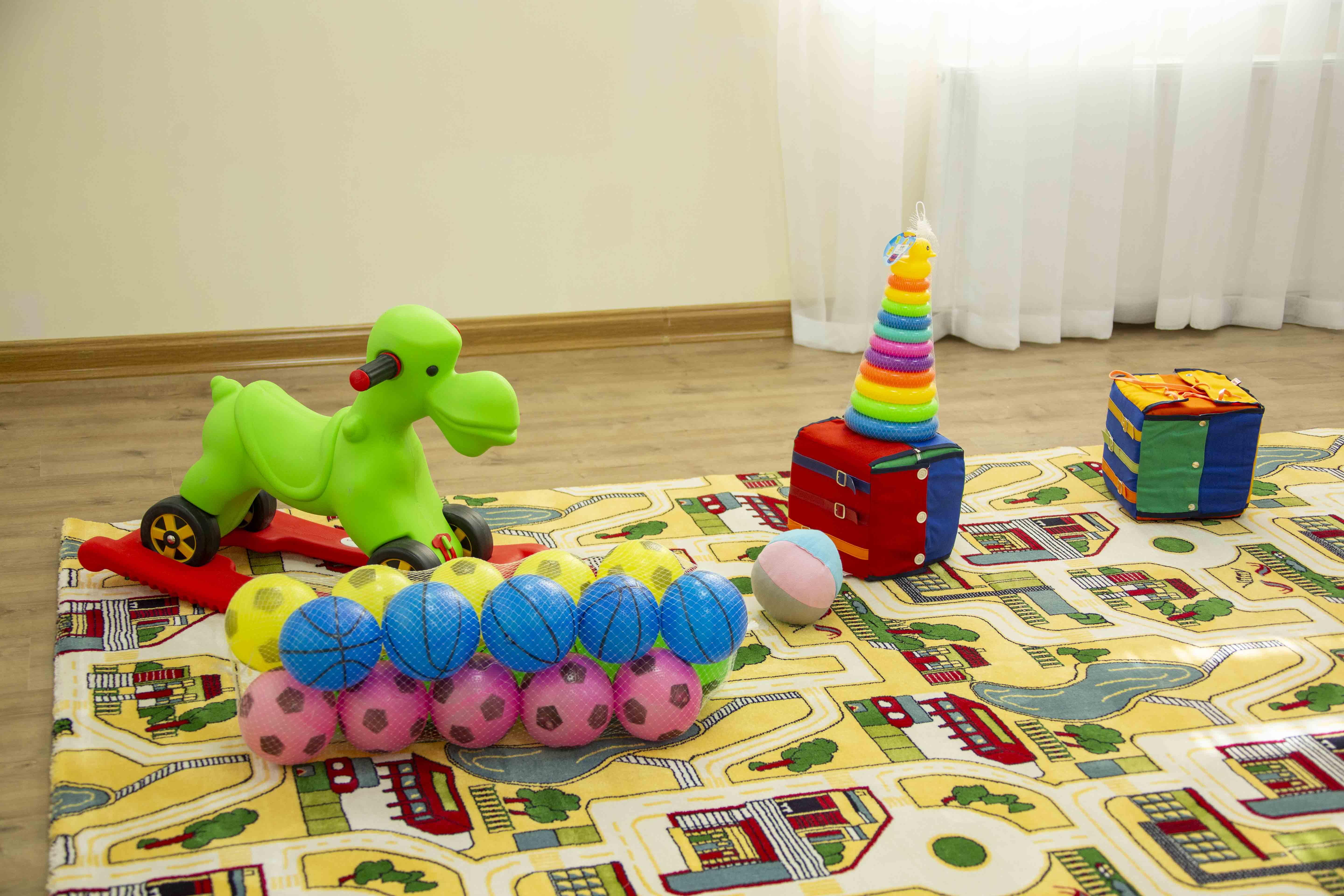 Bilimler we talyp ýaşlar güni mynasybetli täze binalar açylyp ulanmaga berildi