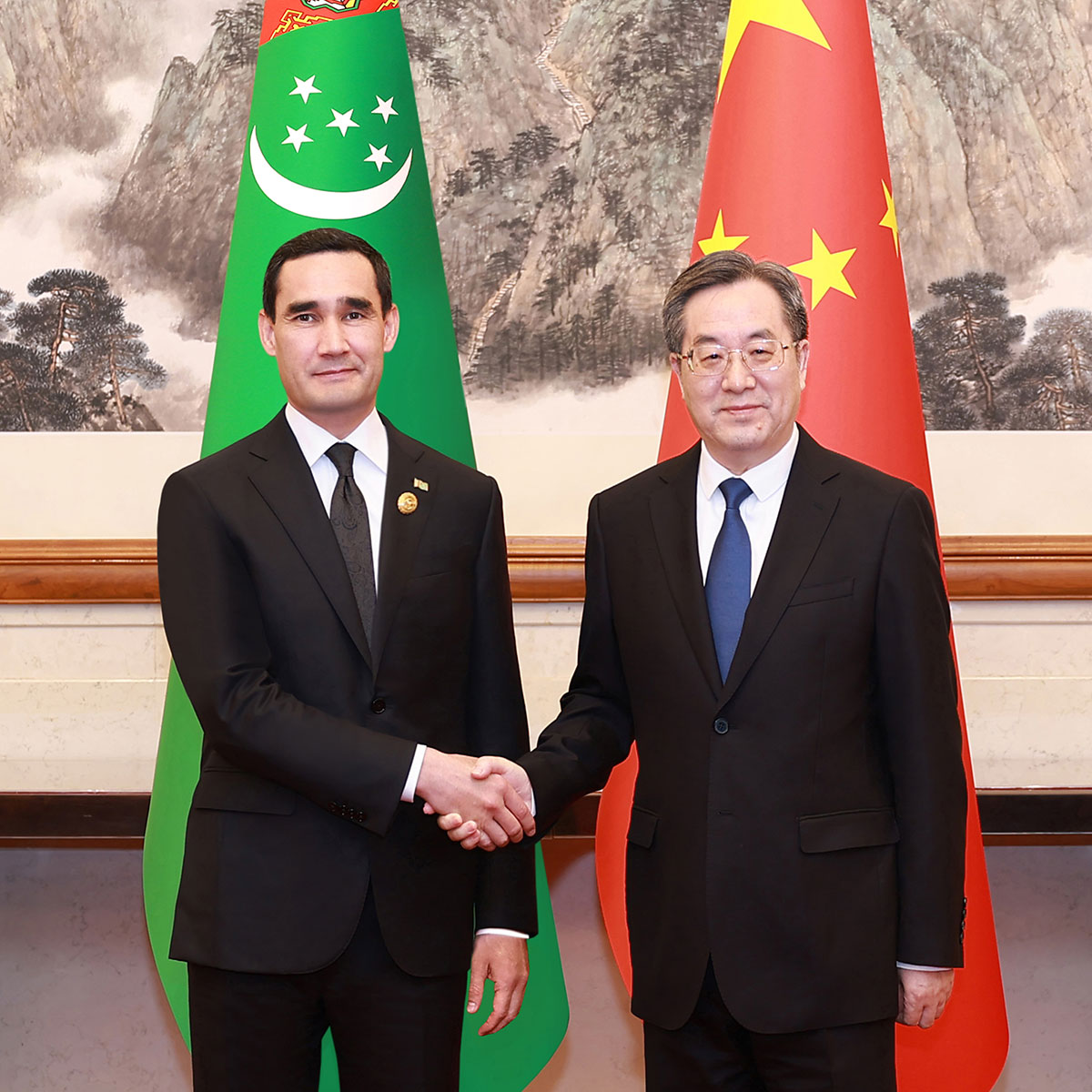 Meeting of the President of Turkmenistan with the First Vice Premier of the State Council of the People's Republic of China
