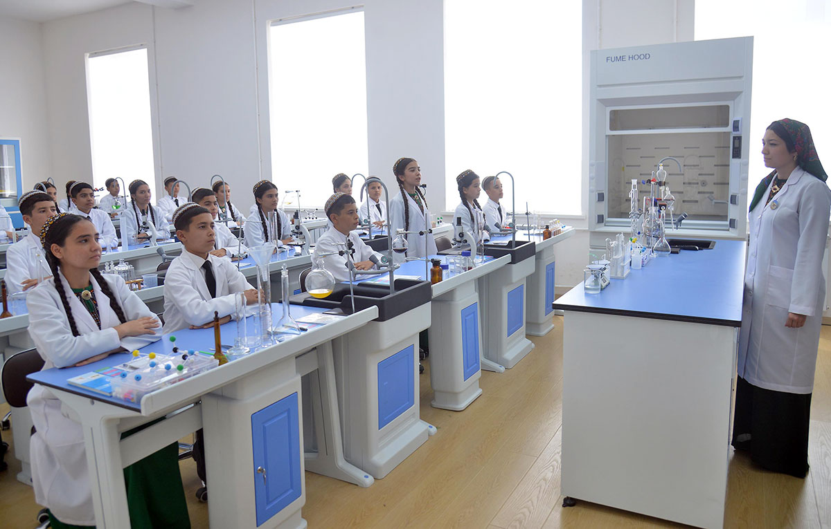 Täze okuw ýylyna täze mekdep binasy