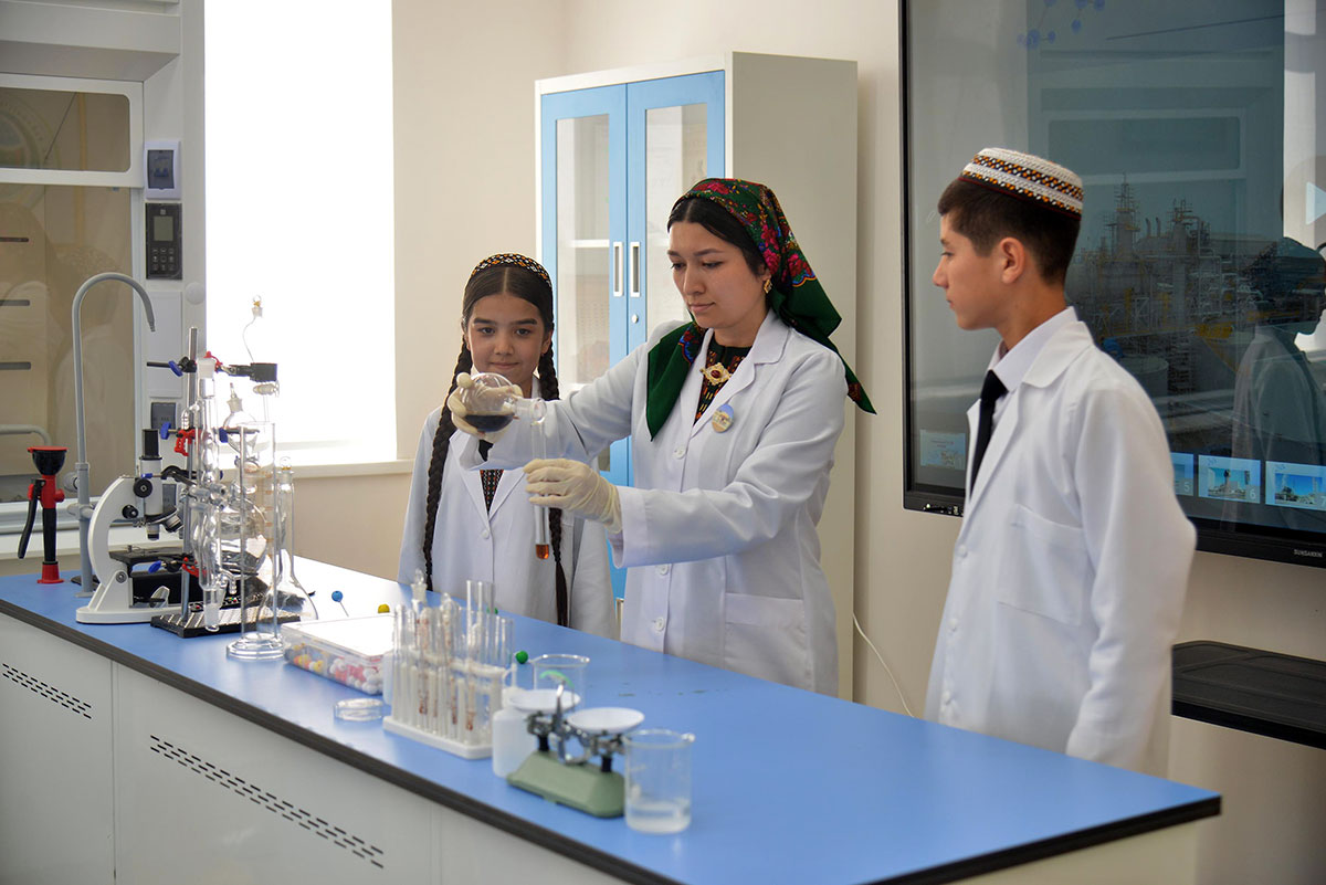 Täze okuw ýylyna täze mekdep binasy