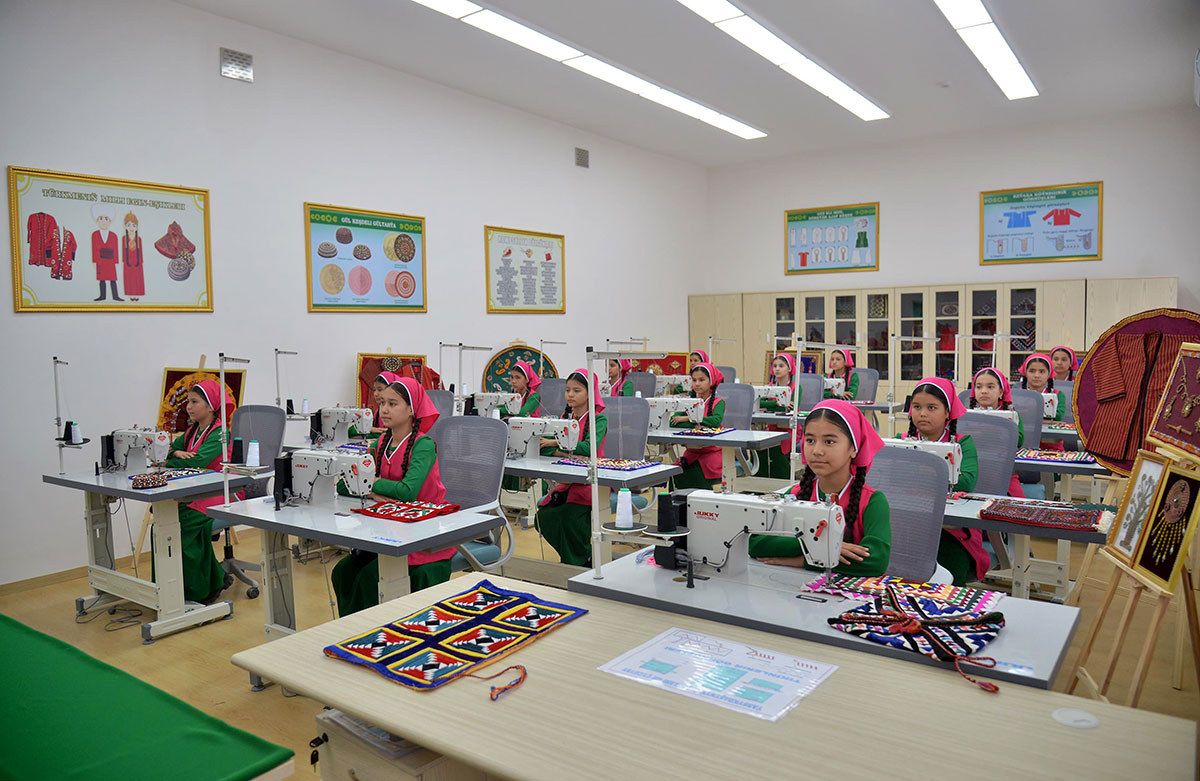 Täze okuw ýylyna täze mekdep binasy