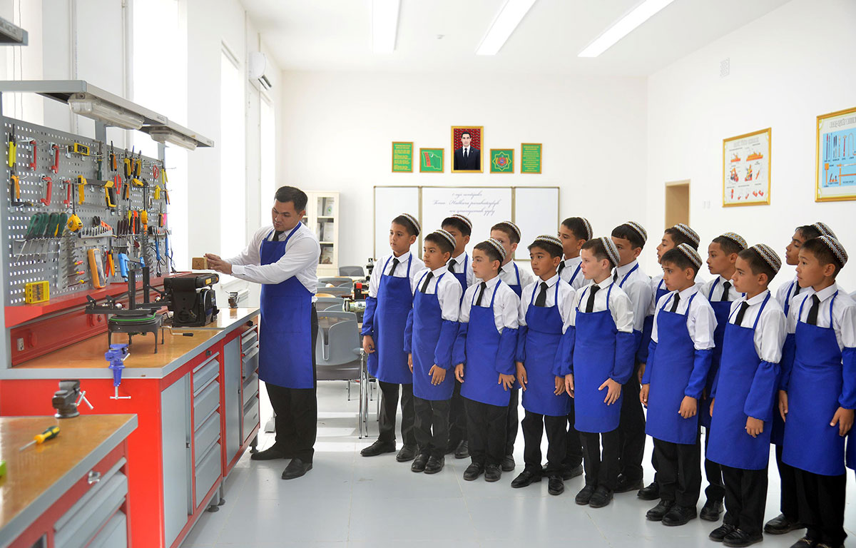 Täze okuw ýylyna täze mekdep binasy