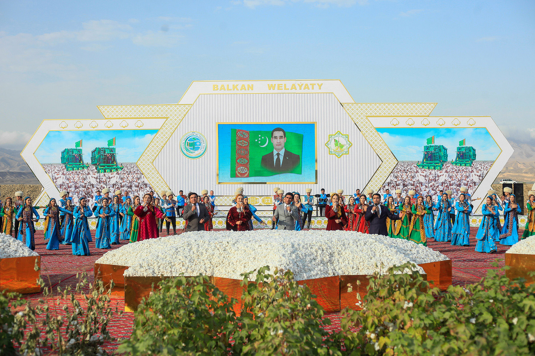 The cotton harvest campaign has started in Turkmenistan