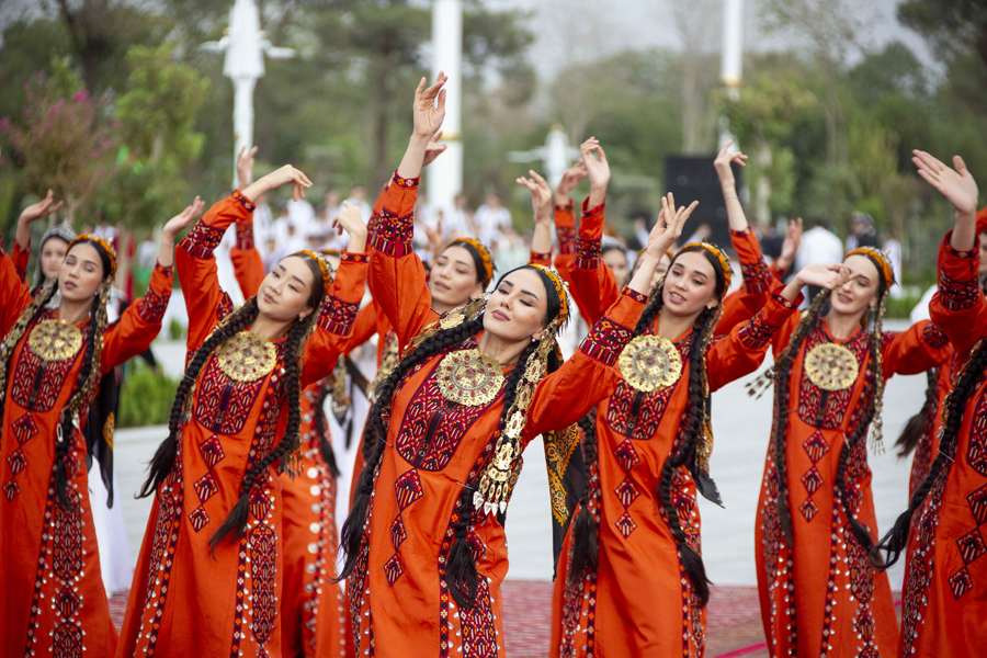 В Ашхабаде состоялось открытие обновлённого парка «XV лет независимости Туркменистана»