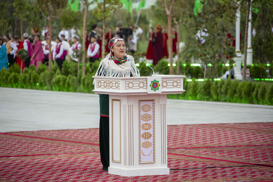 В Ашхабаде состоялось открытие обновлённого парка «XV лет независимости Туркменистана»