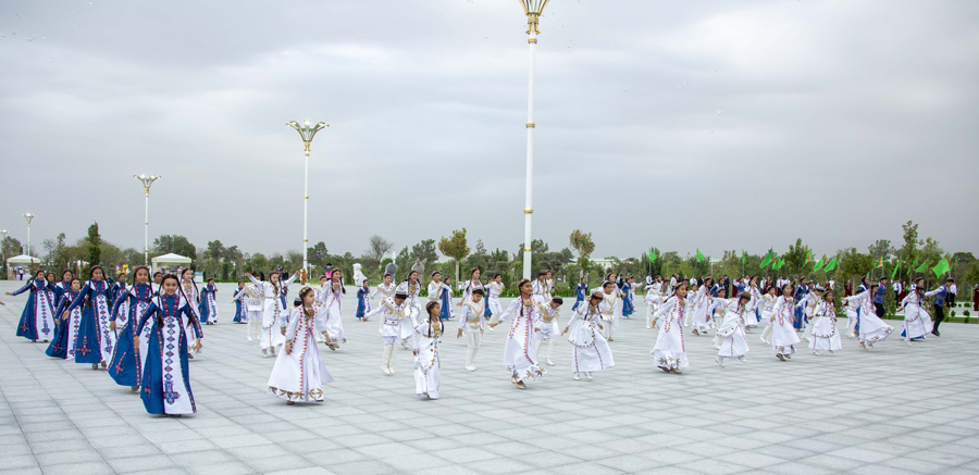 В Ашхабаде состоялось открытие обновлённого парка «XV лет независимости Туркменистана»