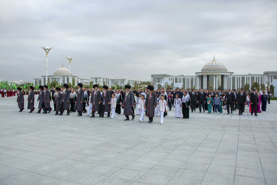 В Ашхабаде состоялось открытие обновлённого парка «XV лет независимости Туркменистана»