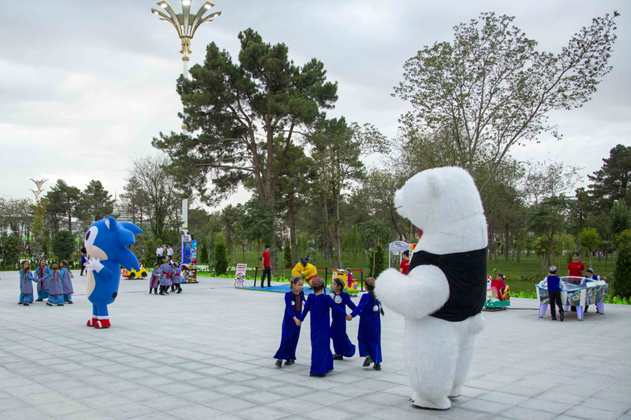 В Ашхабаде состоялось открытие обновлённого парка «XV лет независимости Туркменистана»