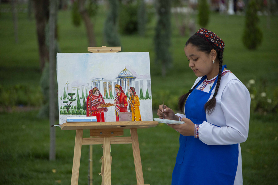 В Ашхабаде состоялось открытие обновлённого парка «XV лет независимости Туркменистана»