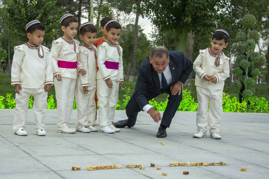В Ашхабаде состоялось открытие обновлённого парка «XV лет независимости Туркменистана»