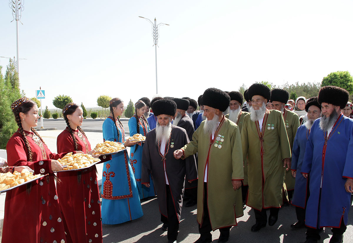 В городе Аркадаг состоялась церемония открытия новых жилых домов