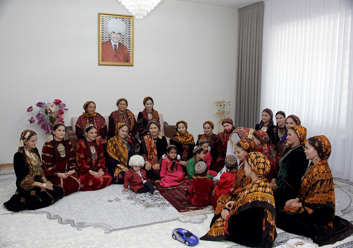 В городе Аркадаг состоялась церемония открытия новых жилых домов