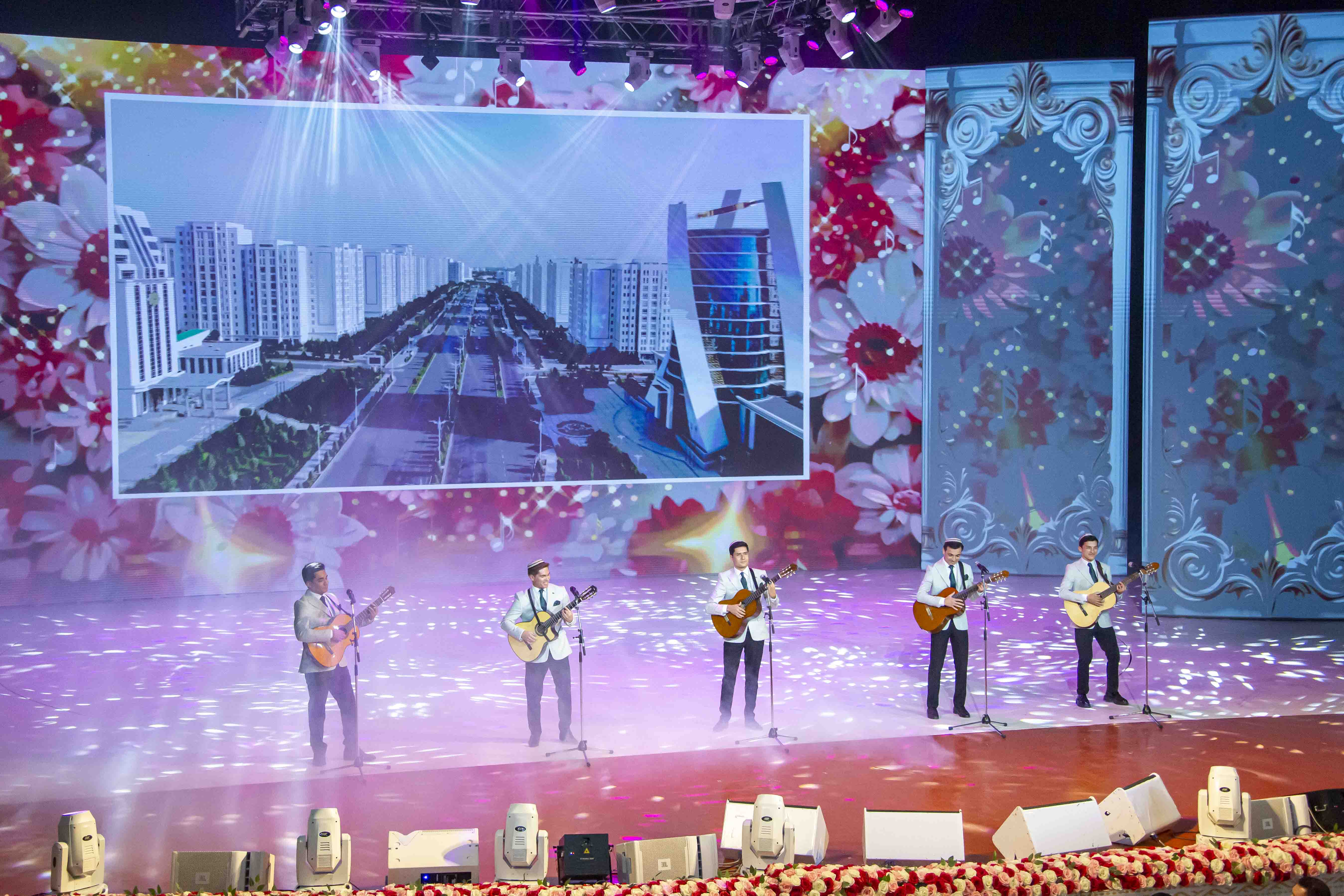 Во славу достижений независимой Отчизны