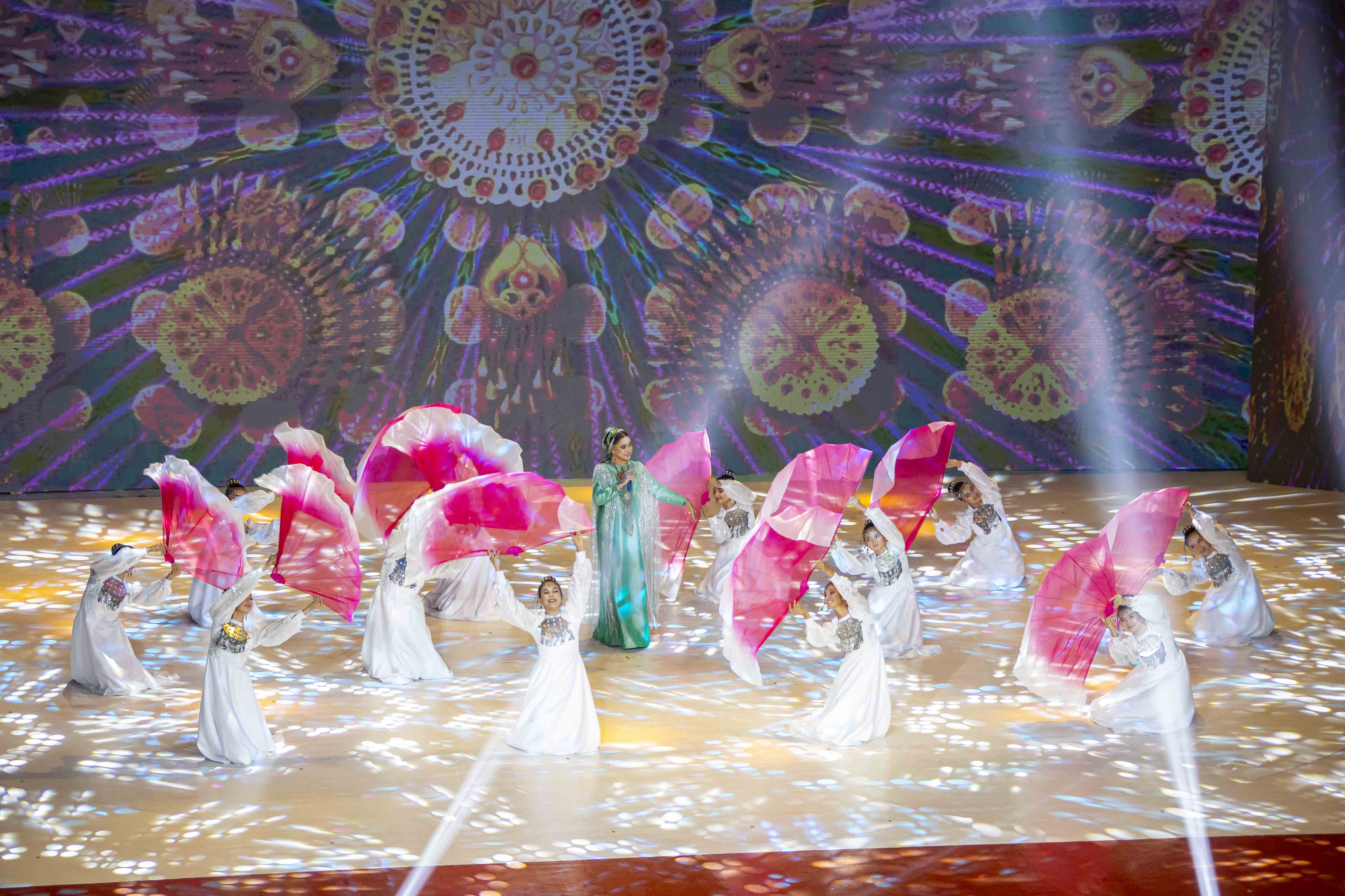 Во славу достижений независимой Отчизны