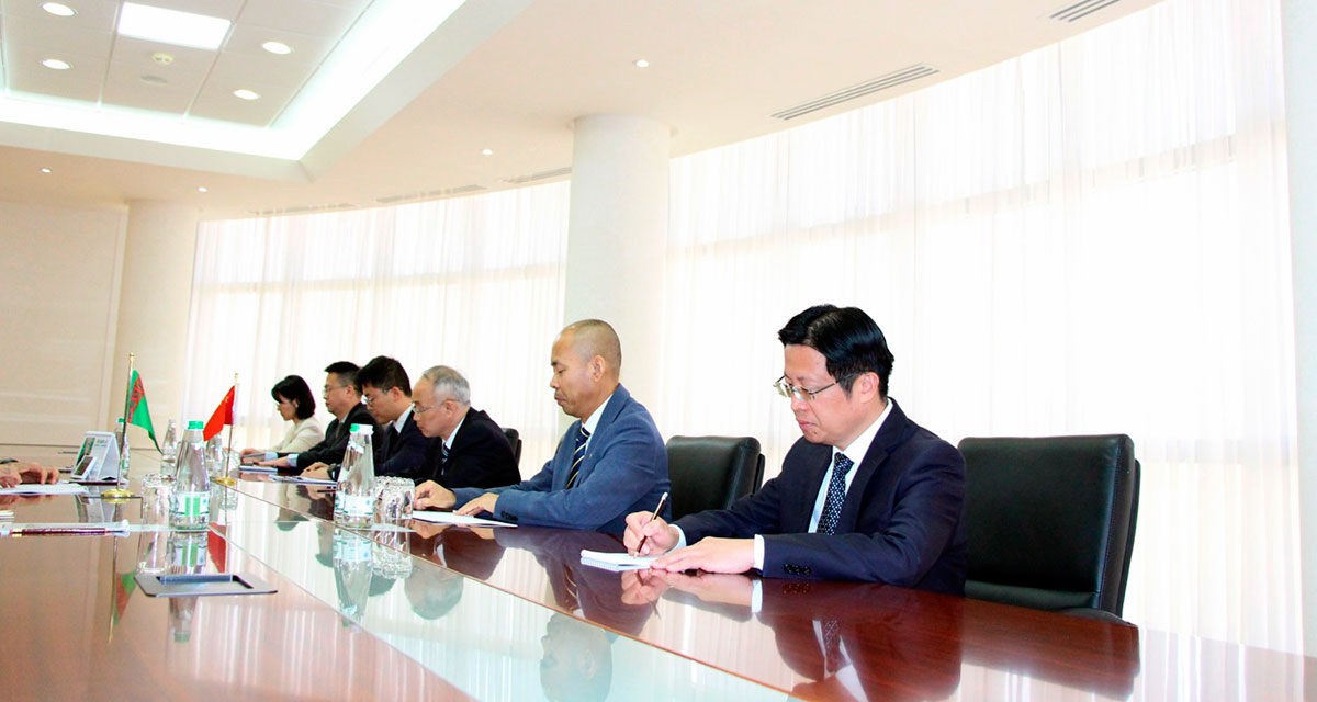 Türkmenistan bilen Hytaý Halk Respublikasynyň arasynda sebitara hyzmatdaşlygyň meseleleri ara alnyp maslahatlaşyldy