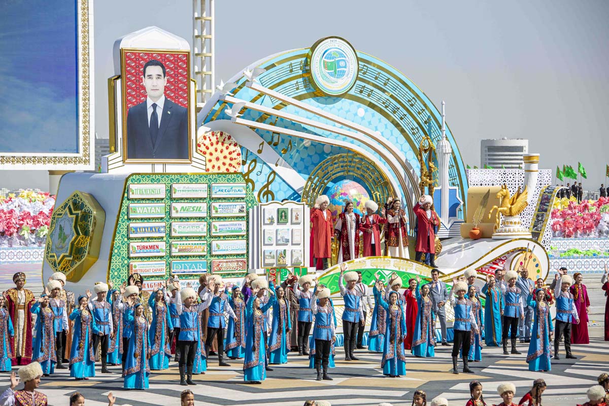 Президент Сердар Бердымухамедов принял участие в торжествах по случаю 34-й годовщины независимости Туркменистана