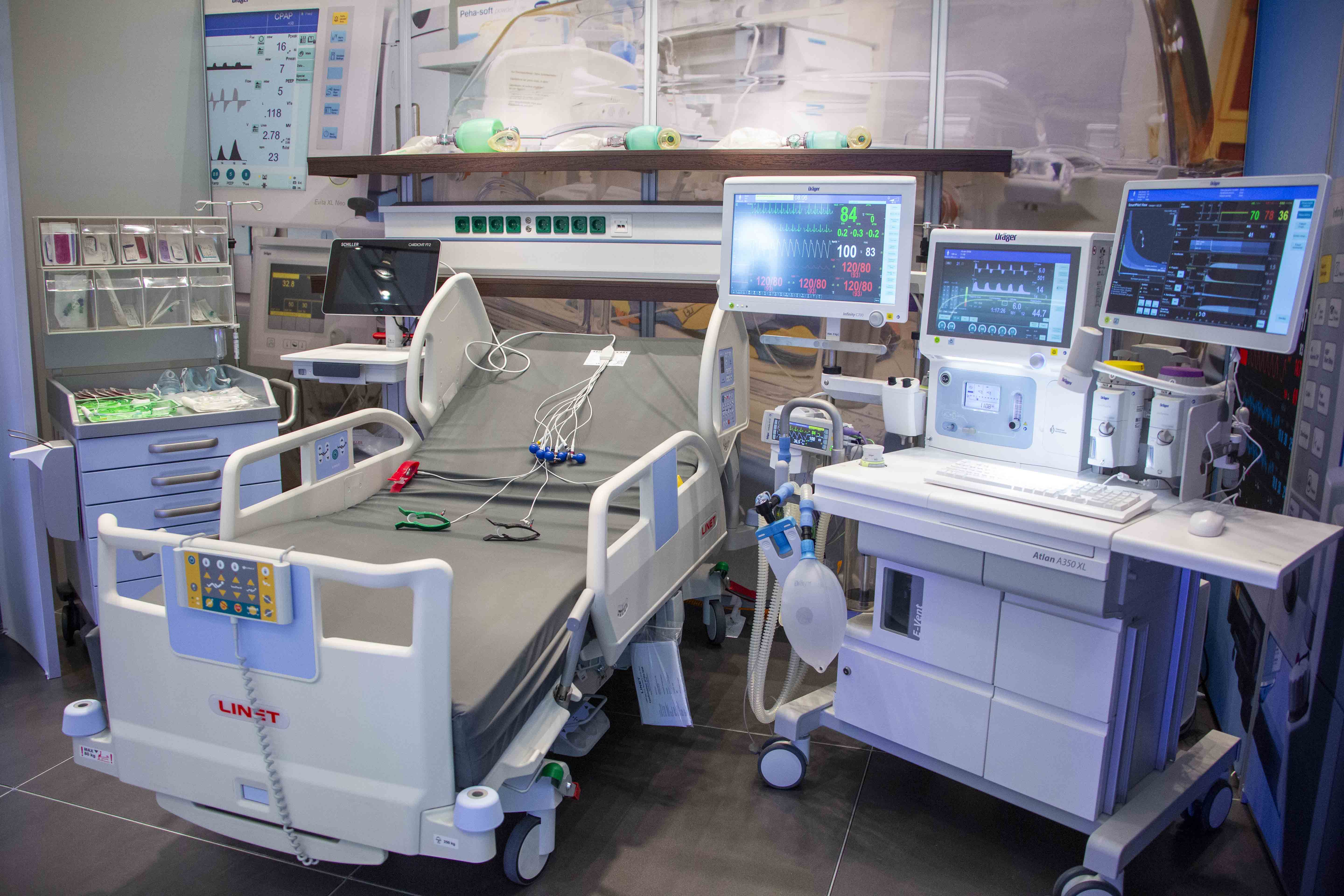 В Туркменистане широко отмечен День работников здравоохранения и медицинской промышленности