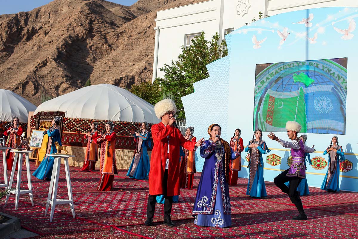 В Балканском велаяте широко отмечается Праздник туркменского алабая