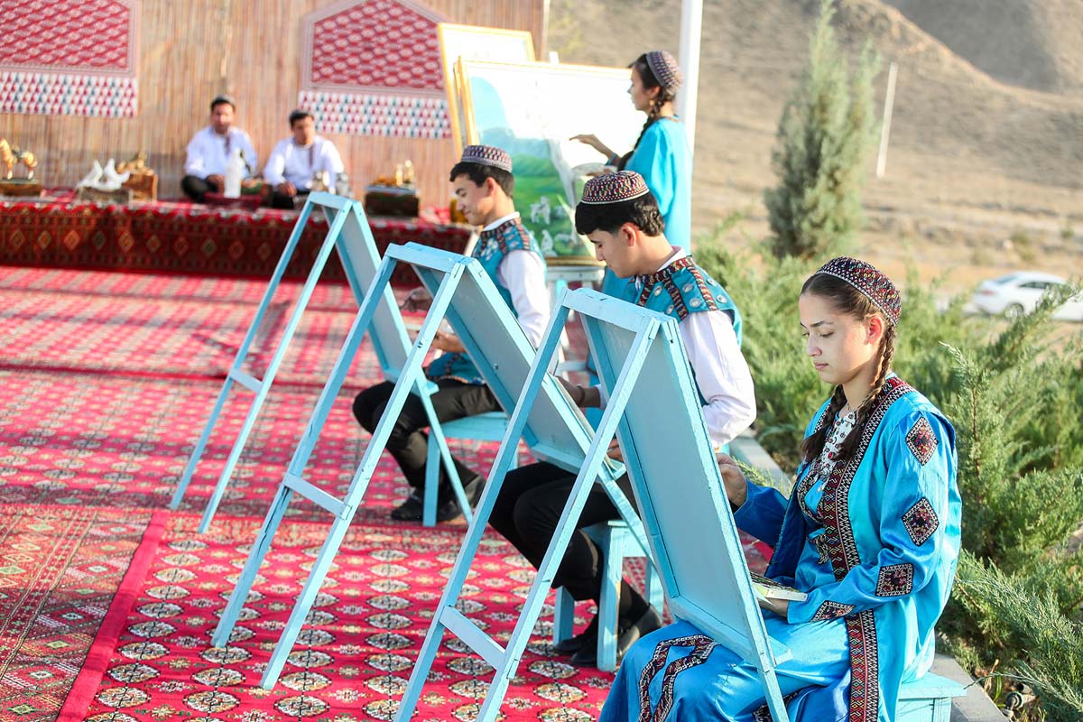 В Балканском велаяте широко отмечается Праздник туркменского алабая