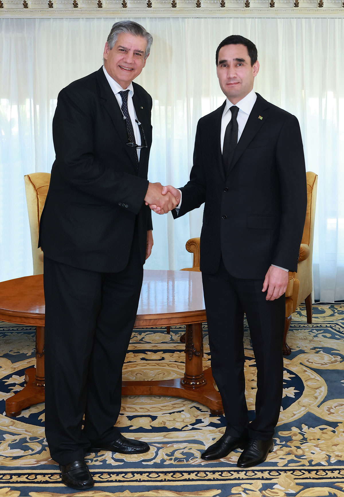 The President of Turkmenistan received the head of the Italian company Leonardo S.p.A.
