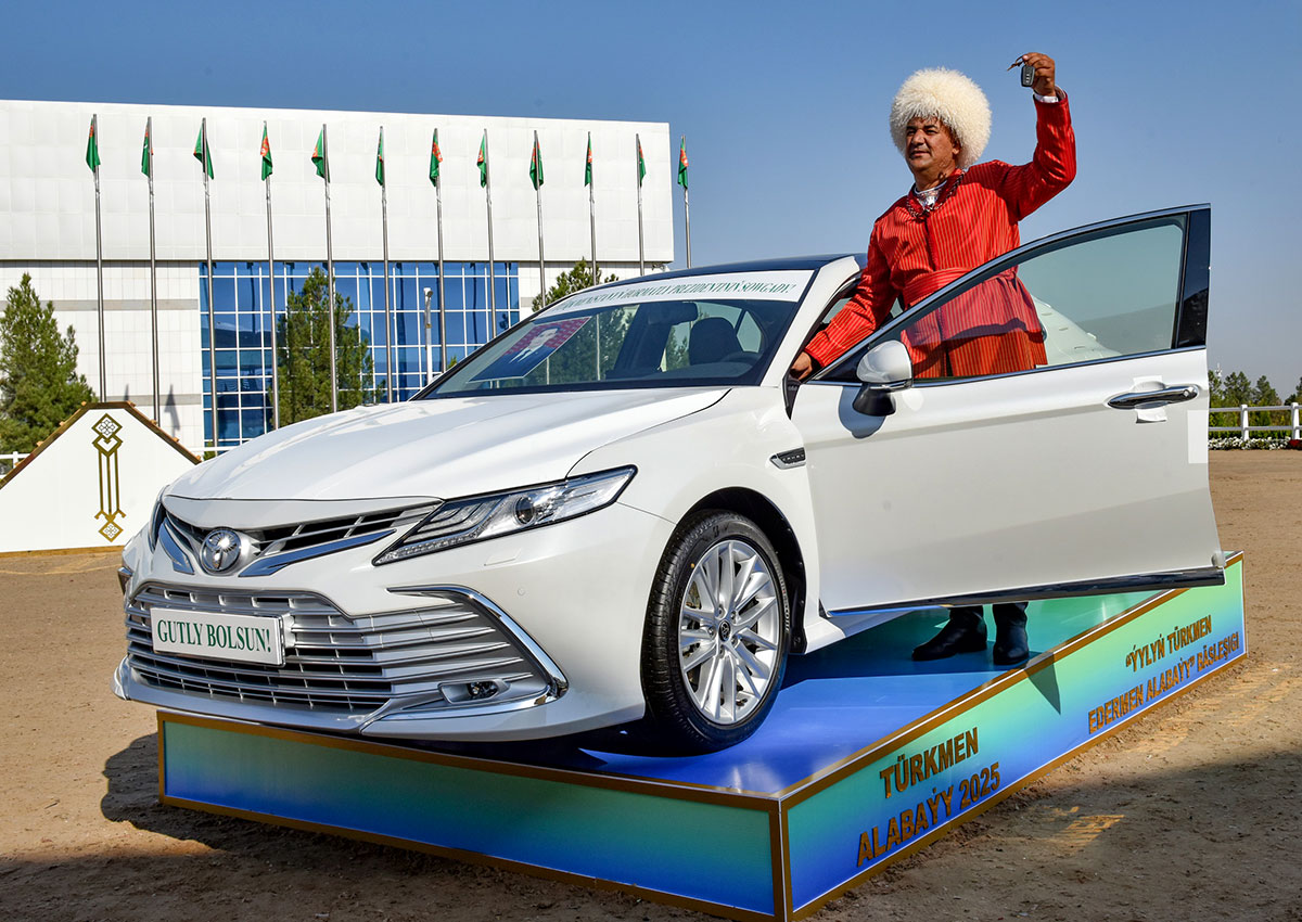 В Туркменистане отмечен Праздник туркменского алабая