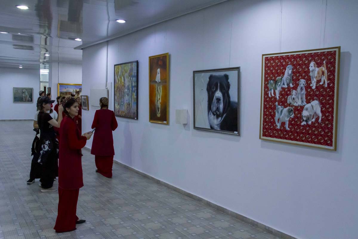 An exhibition of works by Turkmen artists dedicated to Alabay day