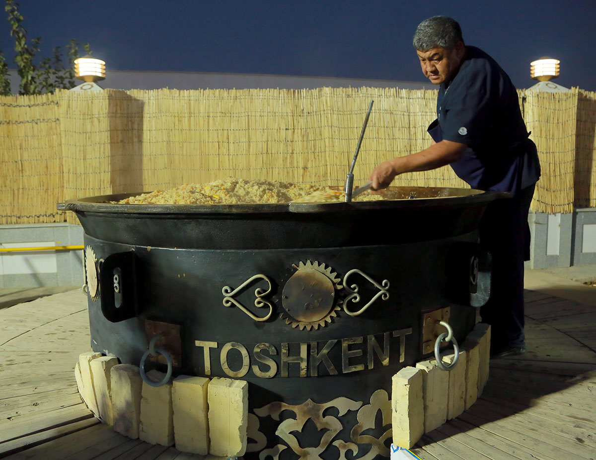 В парке «Ташкент» состоялся вечер туркмено-узбекской дружбы