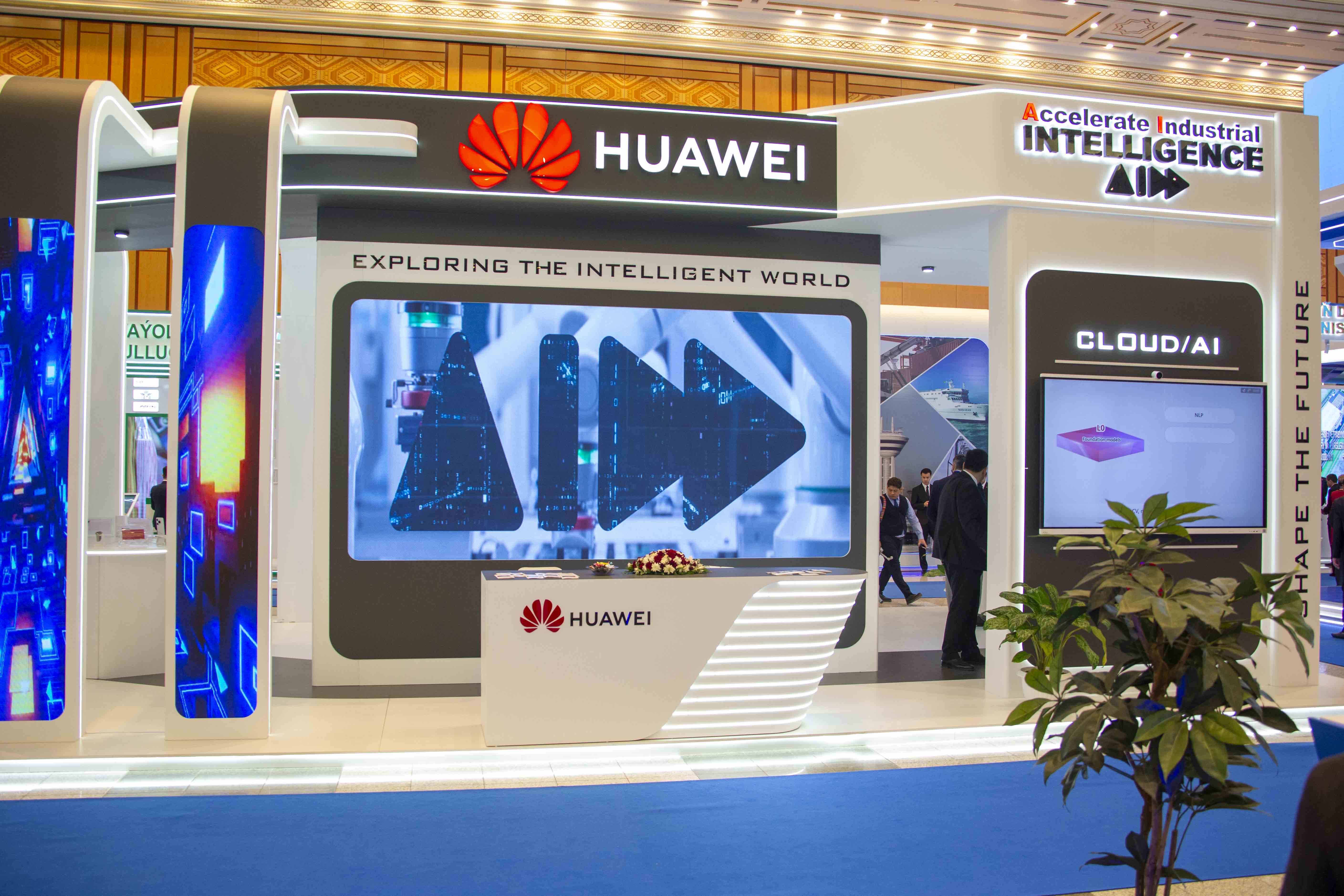 В столице проходят крупные международные мероприятия транспортно-коммуникационного комплекса