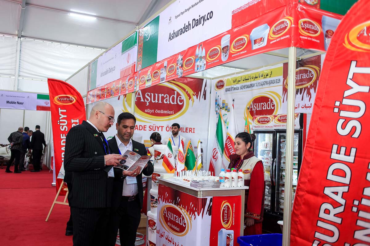 Balkan welaýatynda Eýran Yslam Respublikasynyň Gülüstan welaýatynyň eksport mümkinçilikleriniň sergisi geçirilýär