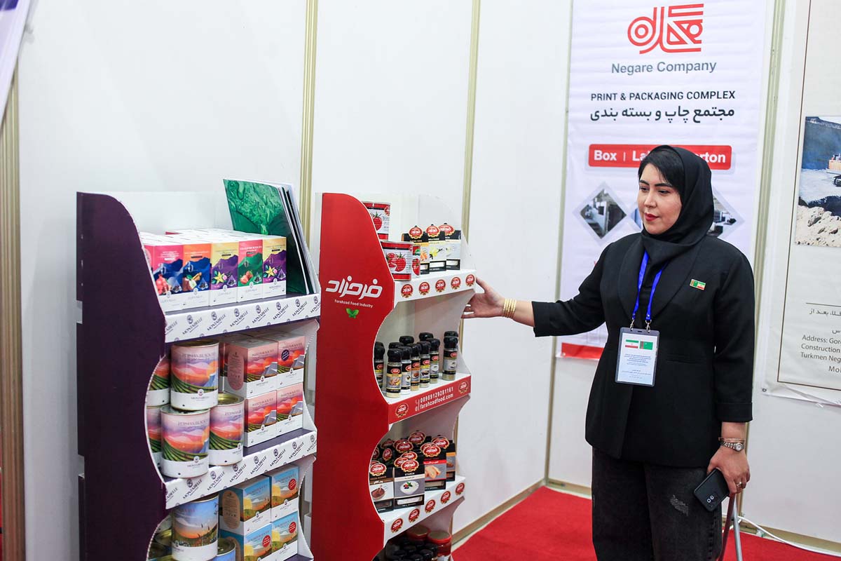 Balkan welaýatynda Eýran Yslam Respublikasynyň Gülüstan welaýatynyň eksport mümkinçilikleriniň sergisi geçirilýär