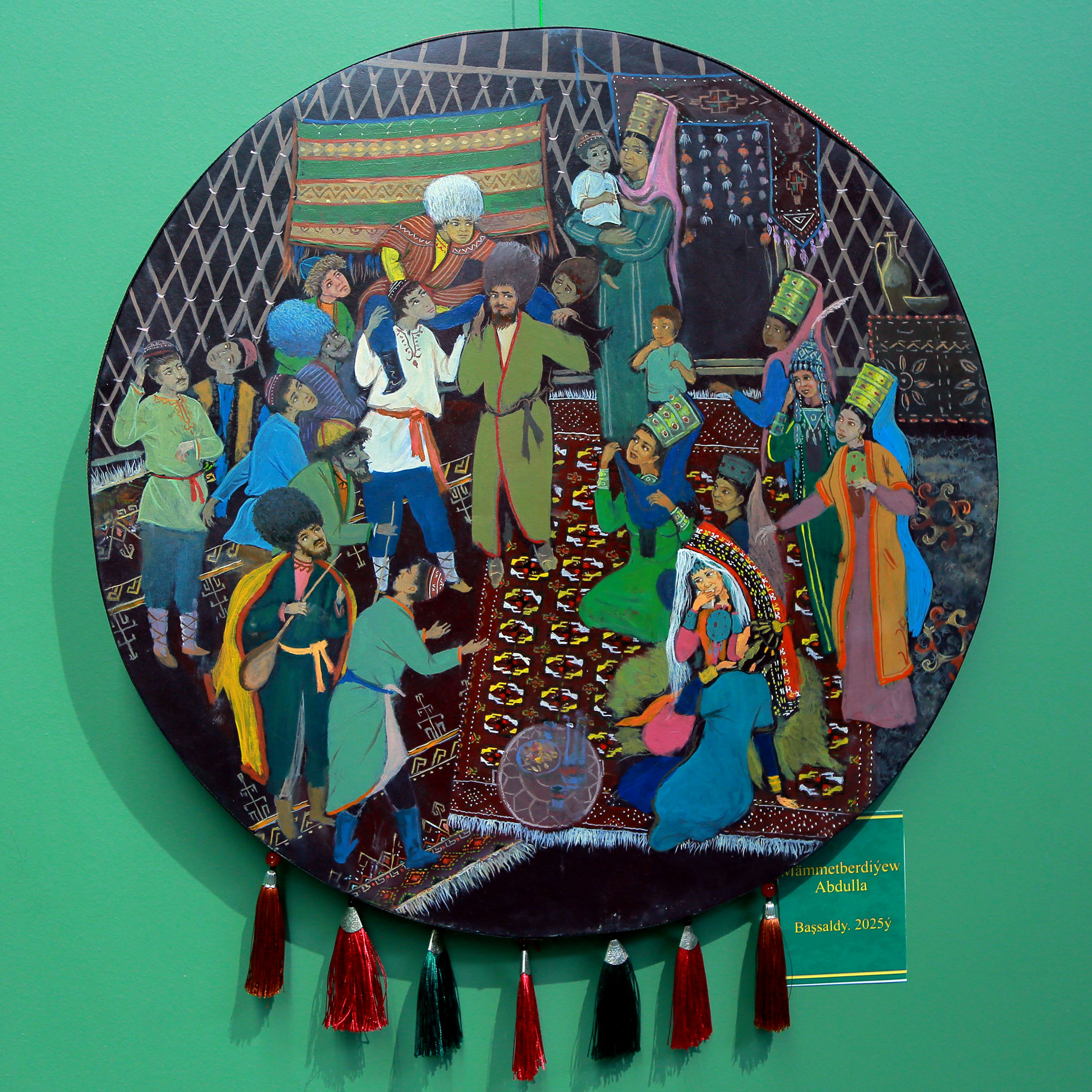 Türkmen miniatýura sungatynyň sergisi öz köpdürlüligi bilen geň galdyrýar