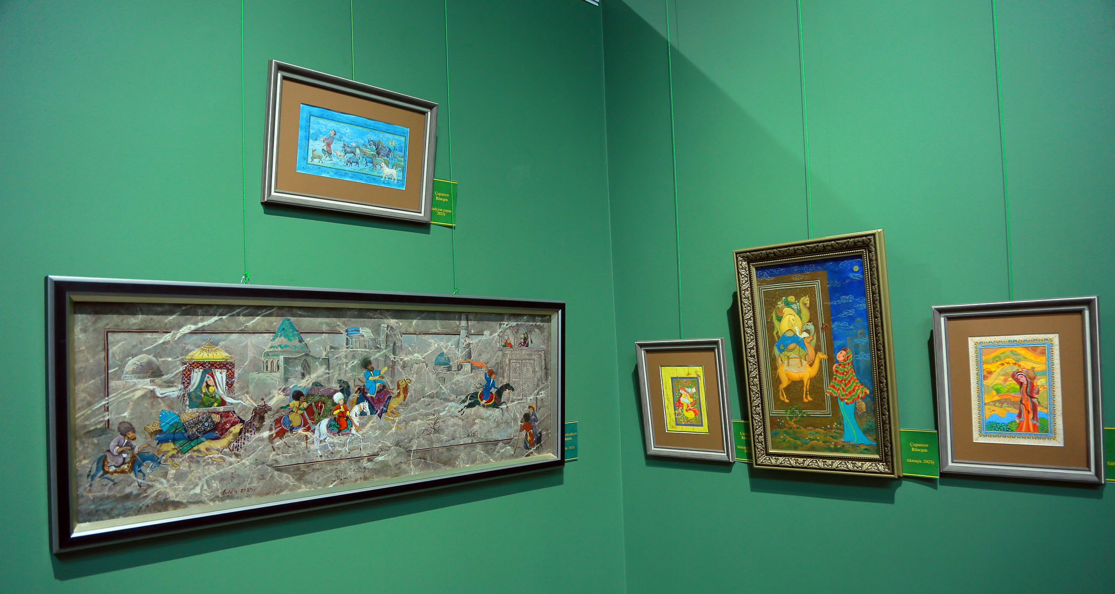 Türkmen miniatýura sungatynyň sergisi öz köpdürlüligi bilen geň galdyrýar