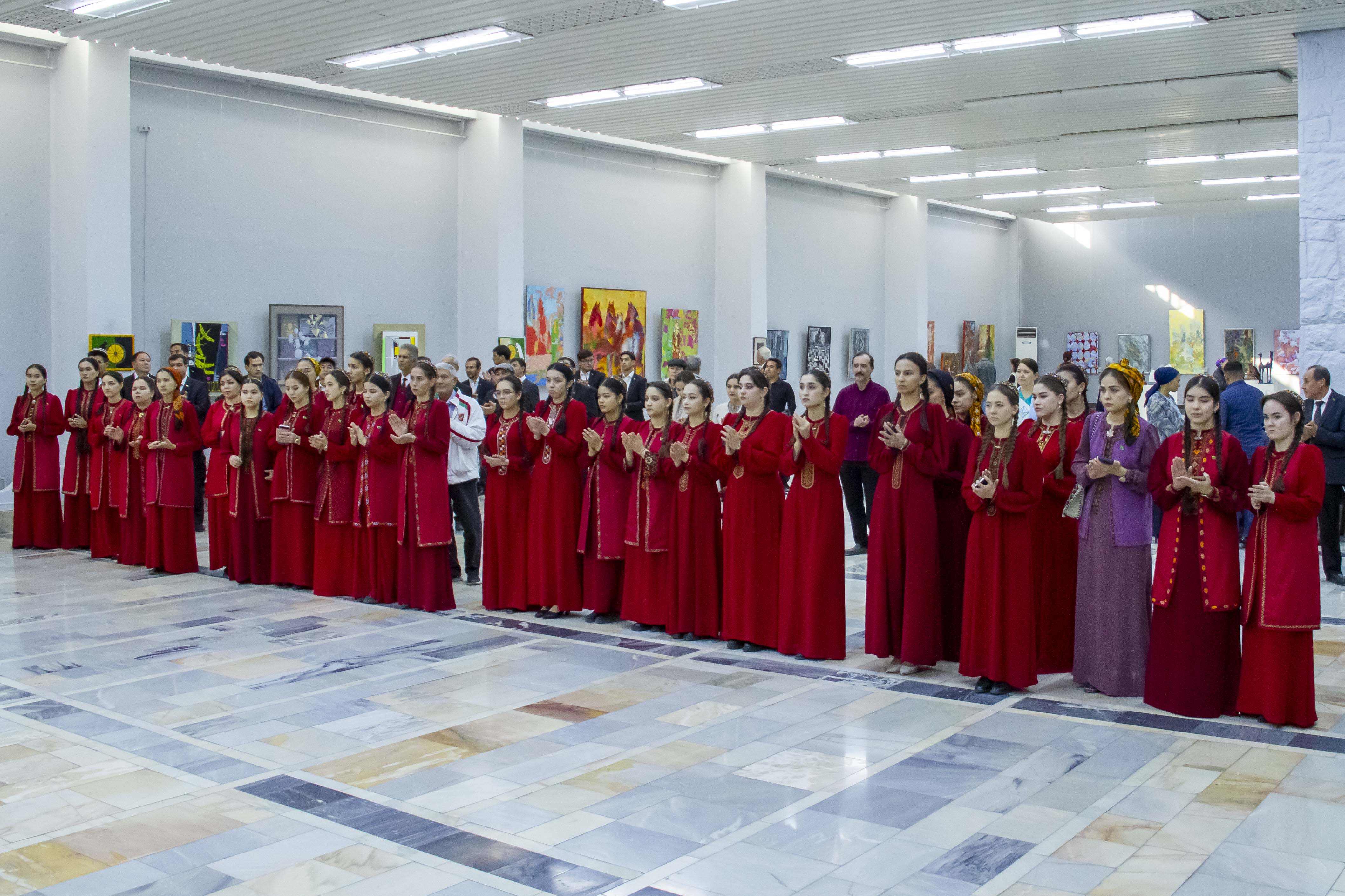 Aşgabatda «Abstraksiýa dünýäsi» atly sergi açyldy