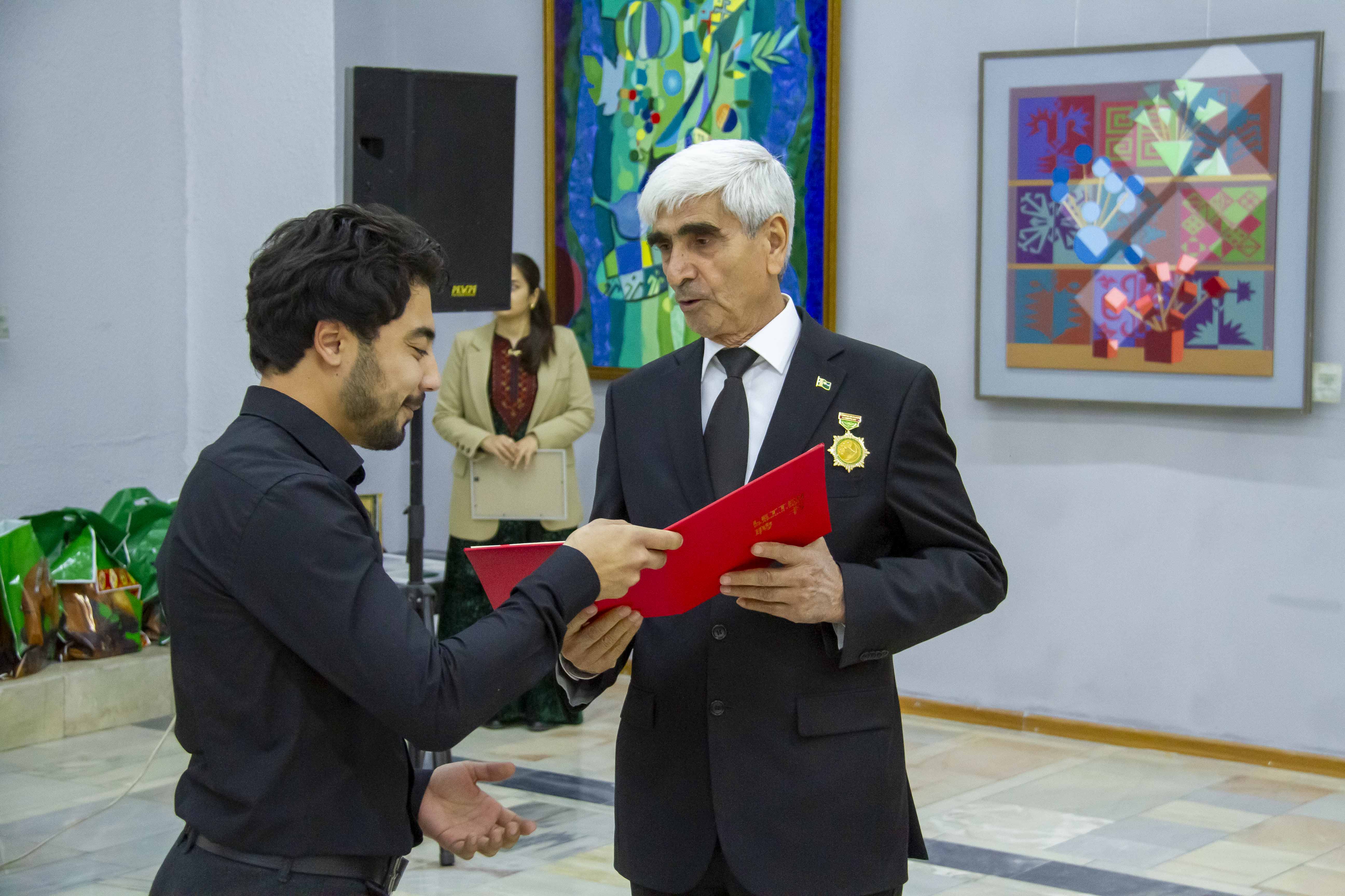 Aşgabatda «Abstraksiýa dünýäsi» atly sergi açyldy