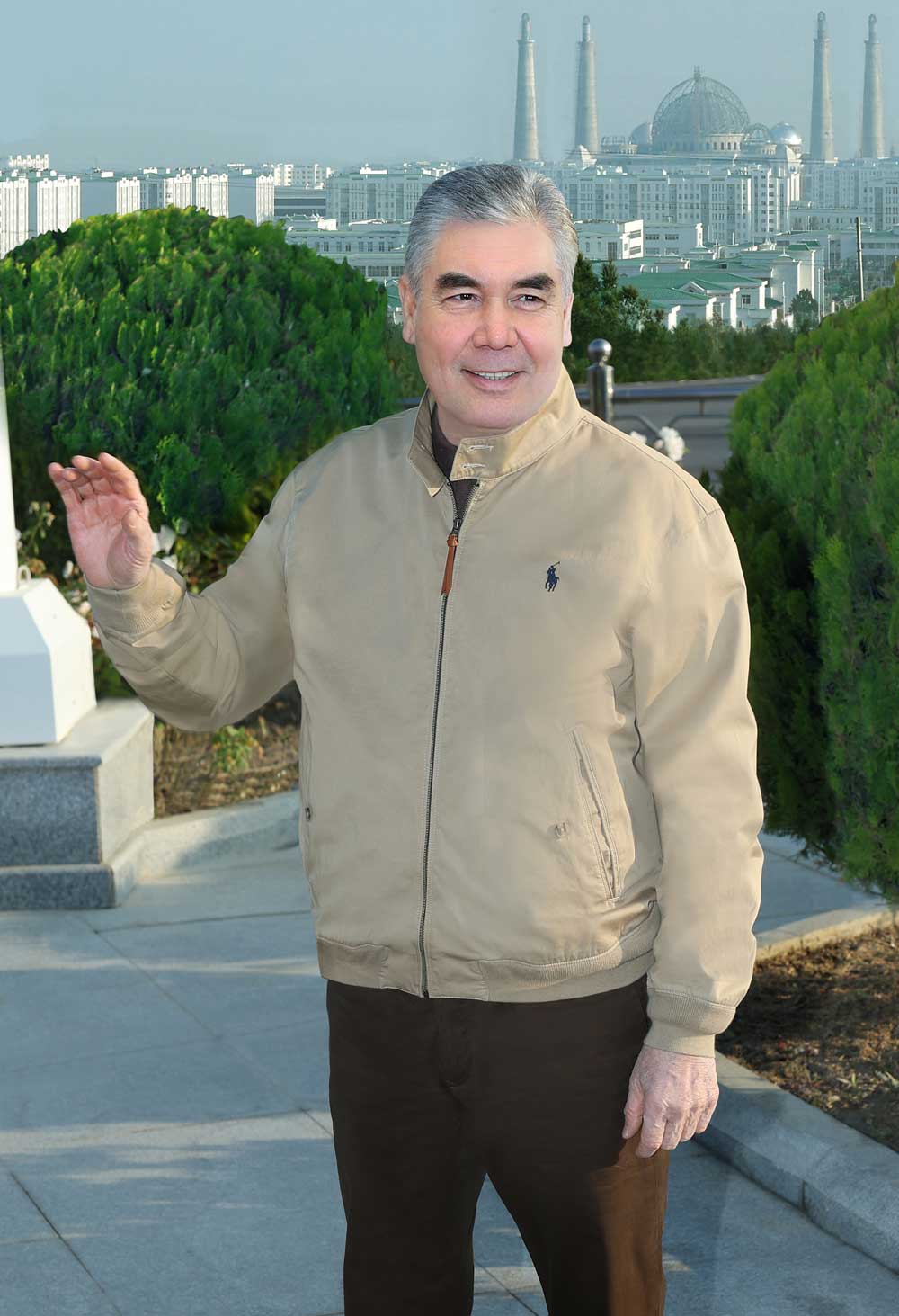 Национальный Лидер туркменского народа, Председатель Халк Маслахаты Туркменистана Герой-Аркадаг ознакомился с ходом реализации второй очереди нового города