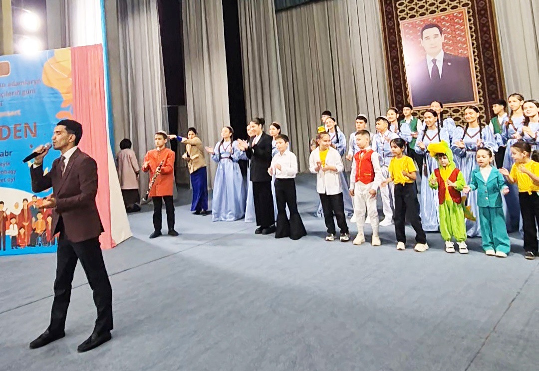 Когда сердца звучат вместе: в Мары состоялся инклюзивный концерт