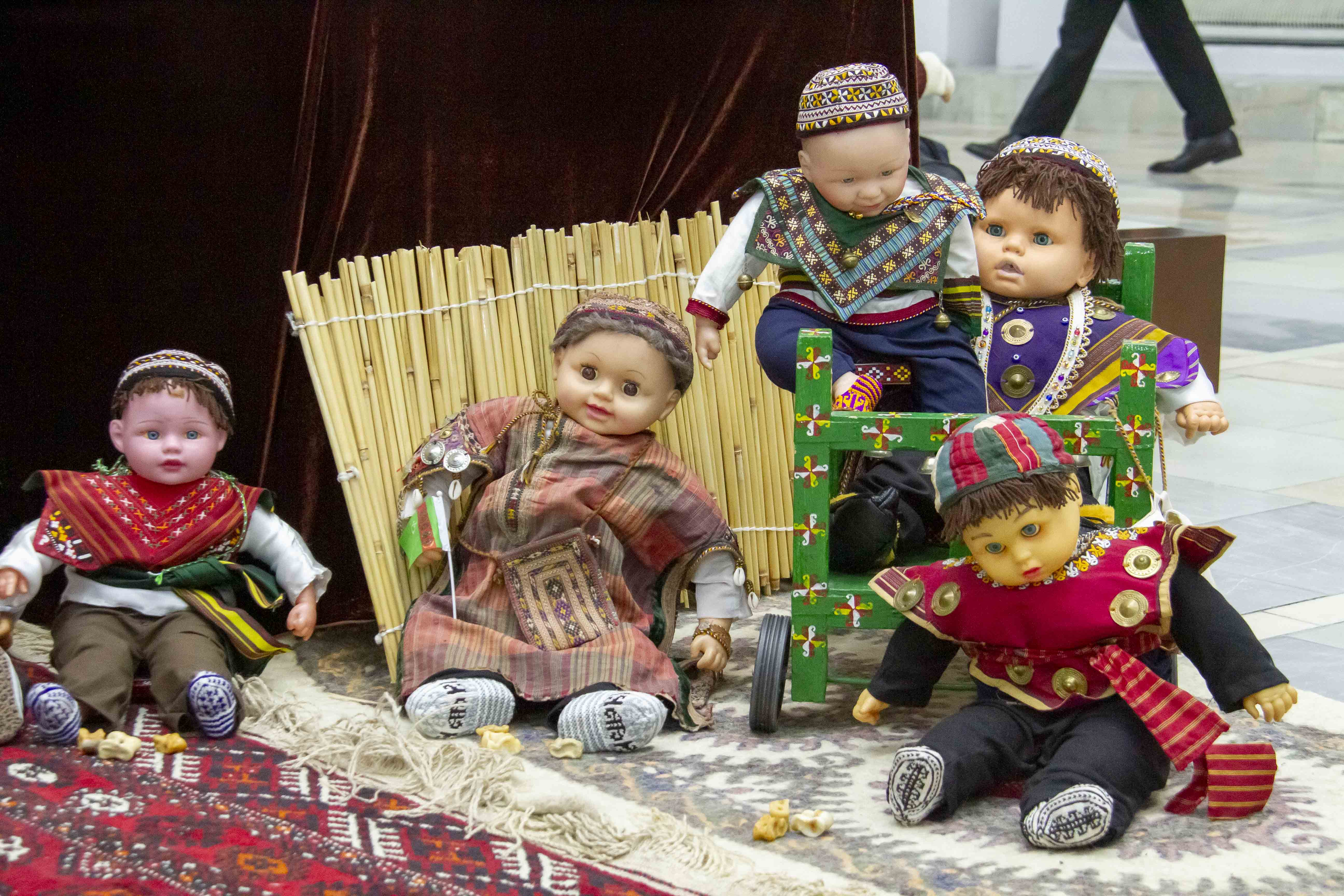 An exhibition of artists has opened – towards the neutrality of the country