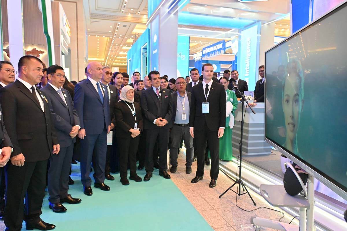 Türkmenistanyň Söwda-senagat edarasynda Bitaraplygynyň 30 ýyllyk mynasybetli giň gerimli sergi açyldy