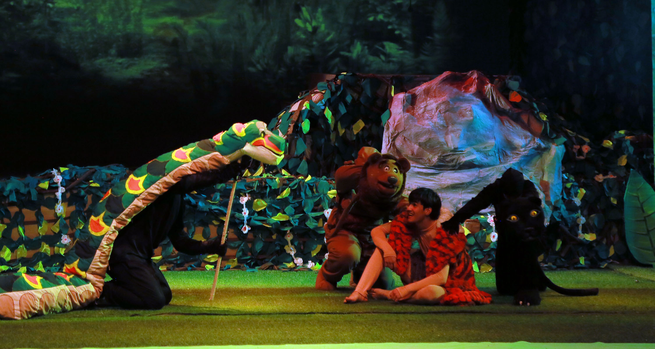 Maugli: Jeňňelde önüp-ösüp, adamkärçiligiňi saklamak