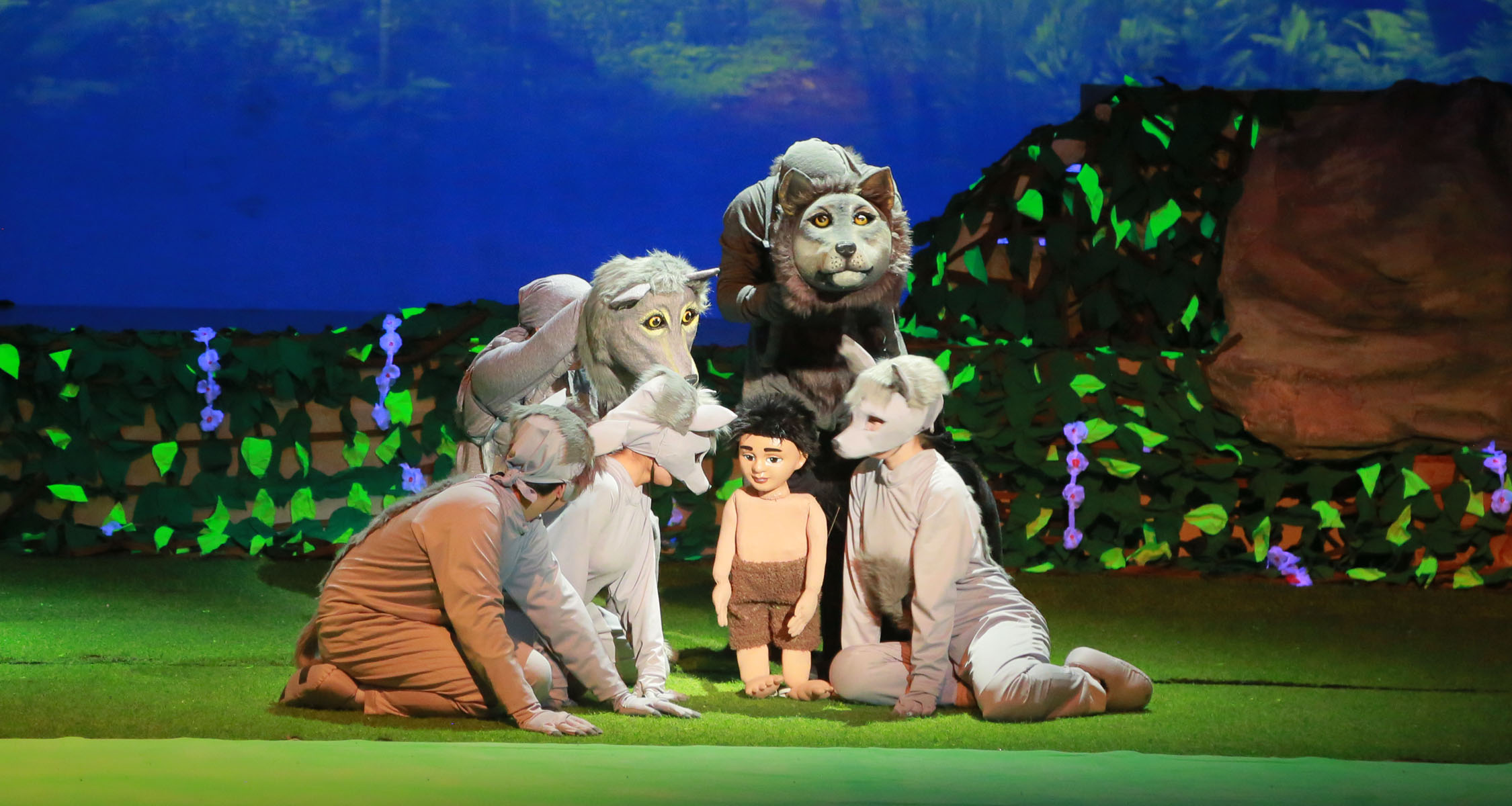 Maugli: Jeňňelde önüp-ösüp, adamkärçiligiňi saklamak