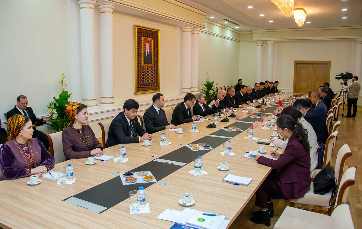 Китай выступил за объединение усилий с Туркменистаном для изменения современного мира к лучшему