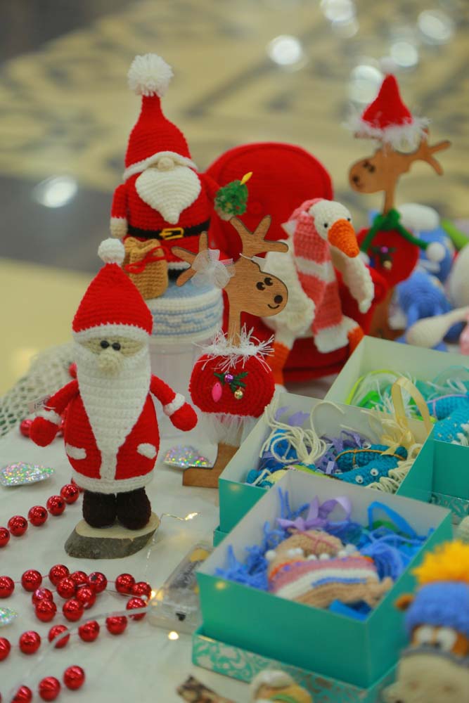 Новогодняя выставка народно-прикладного творчества «Мир кукол и игрушек»