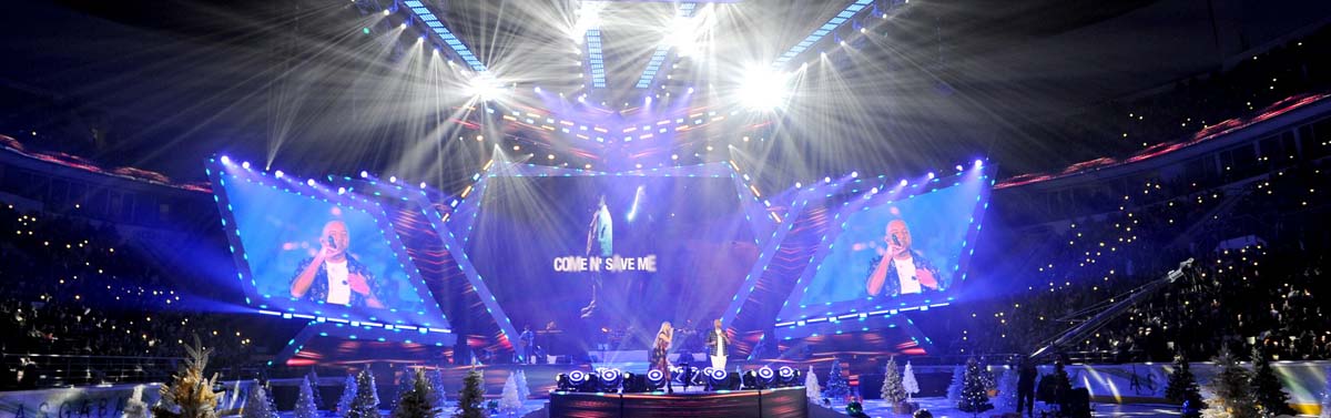 Daşary ýurtly meşhur sungat ussatlary Aşgabatda çykyş etdiler