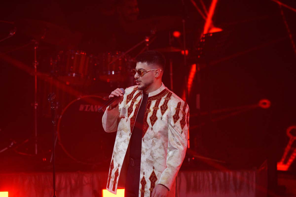 Daşary ýurtly meşhur sungat ussatlary Aşgabatda çykyş etdiler