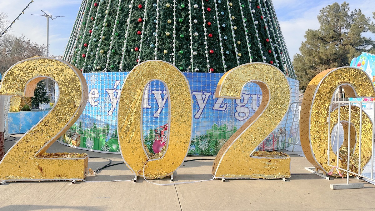 Gyşky dynç alyş günlerinde maşgala bolup dynç almak üçin kinofilmler, konsertler we sahna oýunlary